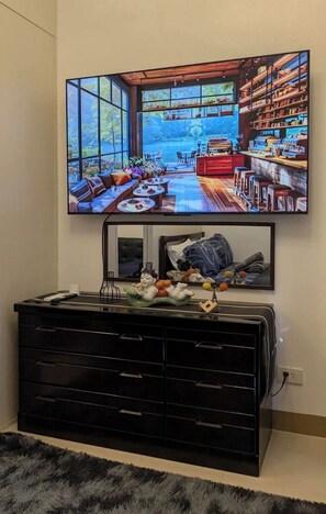 Basic Apartment, Balcony, City View | Interior - LTamayo (Paranaque)