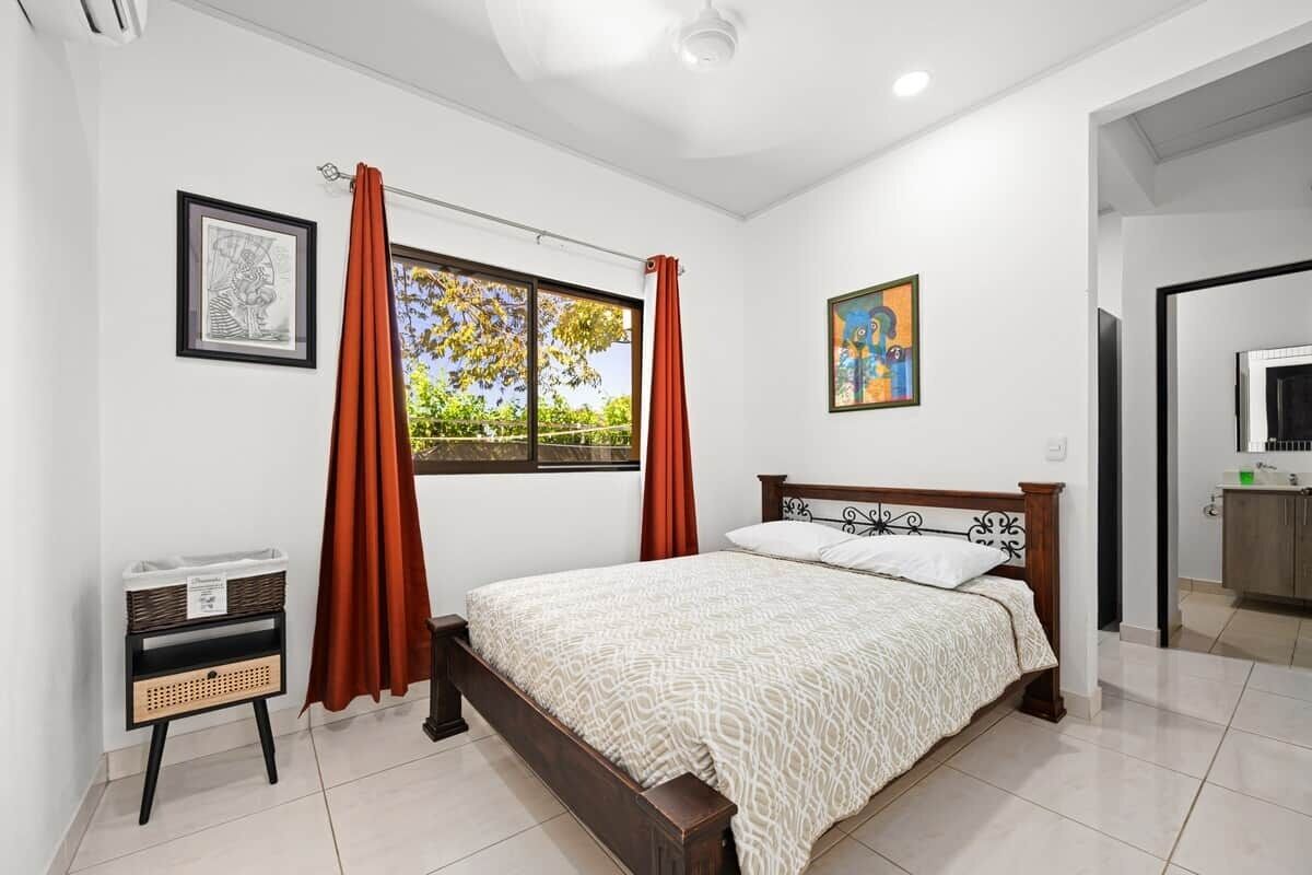 3 chambres, fer et planche à repasser, Wi-Fi gratuit, draps fournis