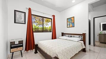 3 chambres, fer et planche à repasser, Wi-Fi gratuit, draps fournis