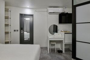 Standard Twin Room | Blackout drapes, iron/ironing board, free WiFi - Halfrest Hostel Jongno Insa (Seoul)