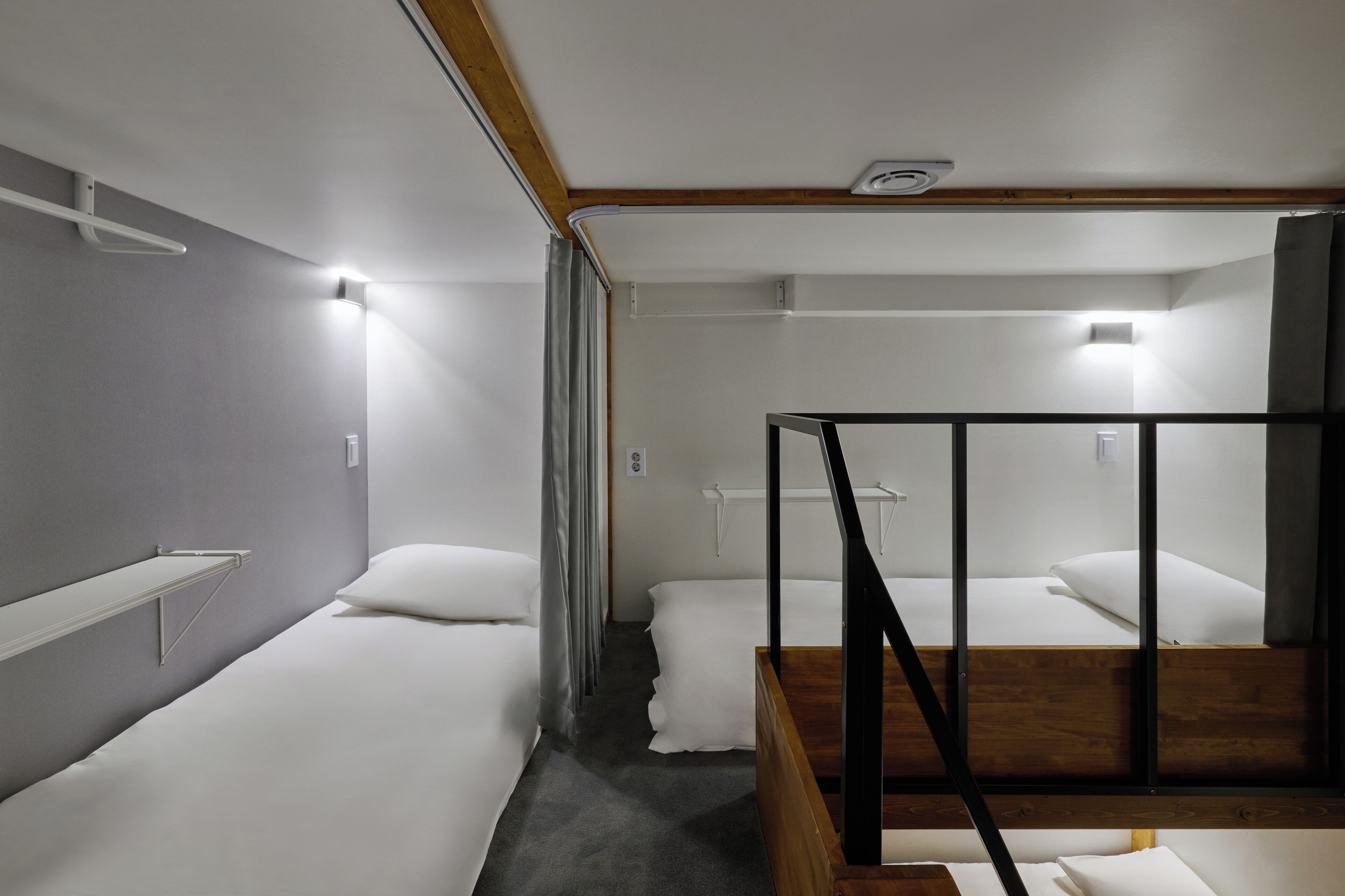 Shared Dormitory, Women only (for 8 people) | Blackout drapes, iron/ironing board, free WiFi