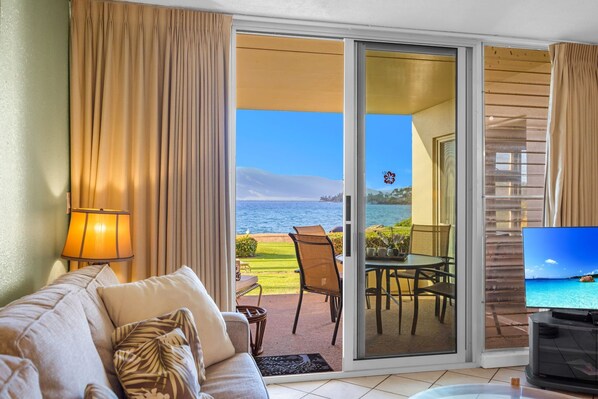 TV - Stunning 2BR condo in South Kihei with ocean views! (Kihei)