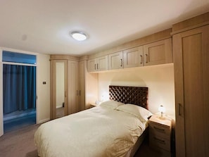 Comfort Double Room, Garden View | Free WiFi - Randall Farm (West Kingsdown)