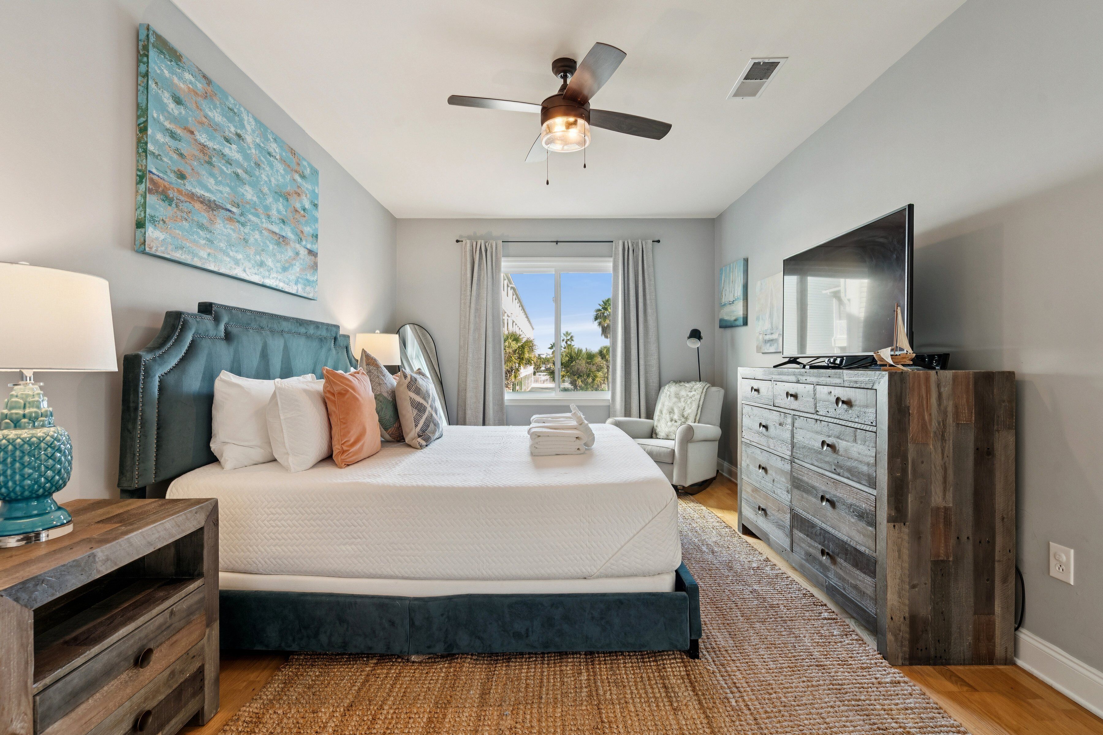 3 bedrooms, iron/ironing board, free WiFi, bed sheets