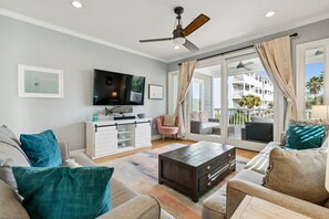 Smart TV - Beach across the street, Easy walk to downtown Folly! Covered porch - Cool Corner (Folly Beach)