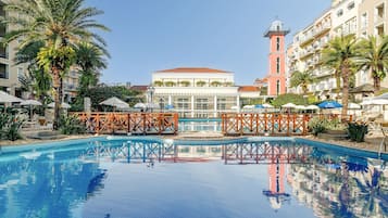Apartment | Pool | Outdoor pool