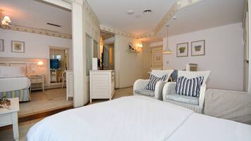 Apartment | Blackout drapes, free WiFi