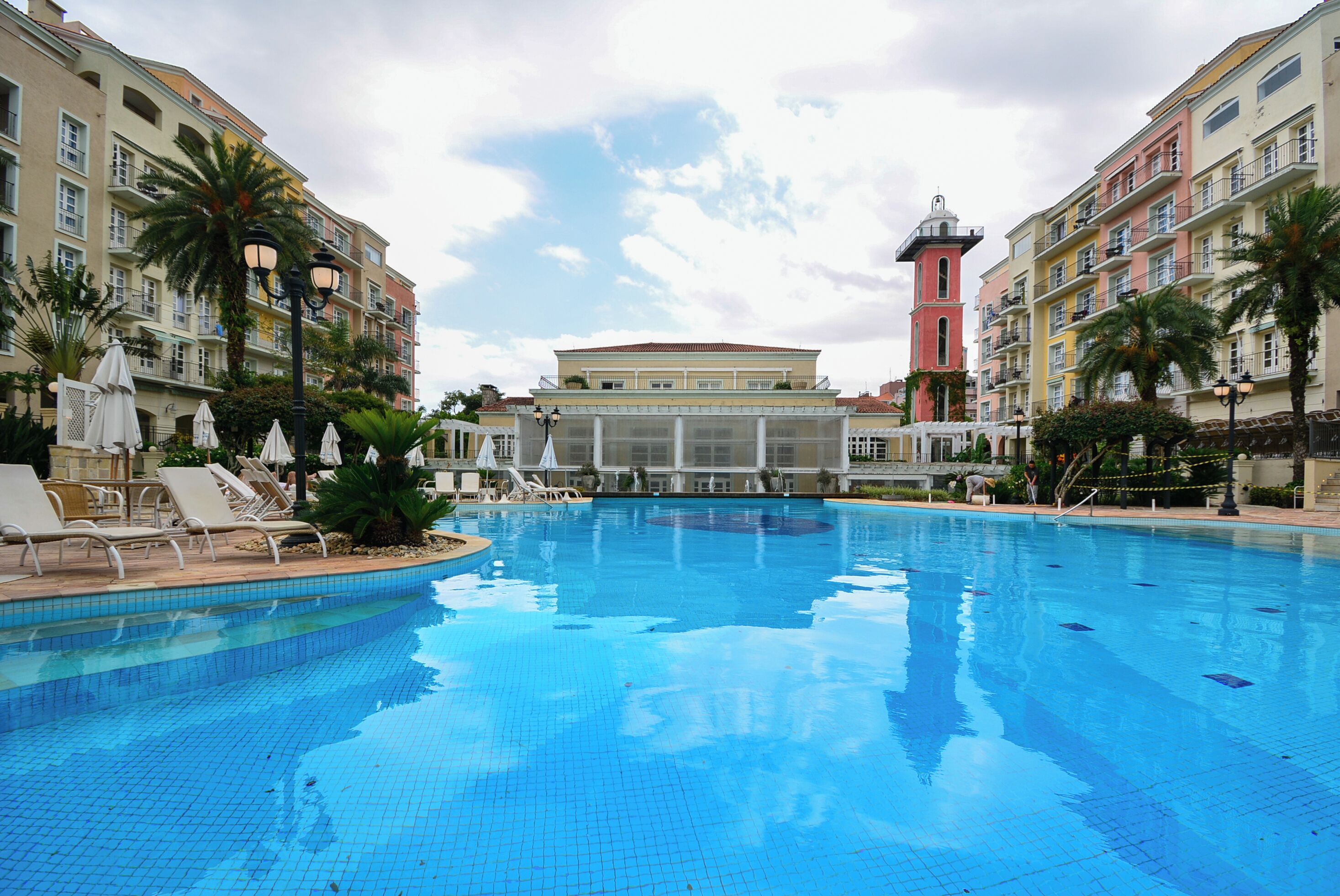 Appartamento, balcone, vista città | Piscina | Piscina all'aperto