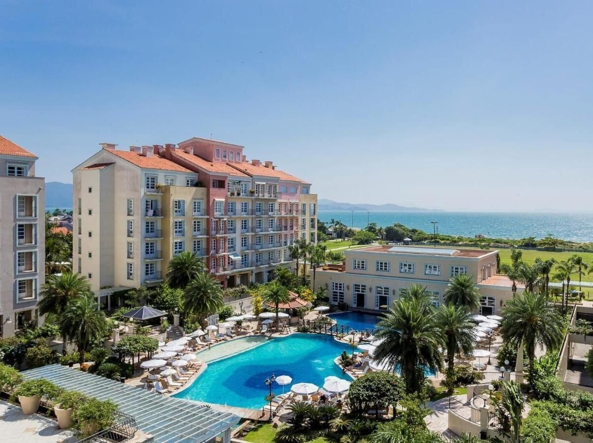 Apartment | Pool | Outdoor pool