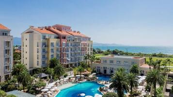 Apartment | Pool | Outdoor pool
