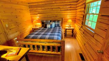 Chalet (3 Bedrooms) | 3 bedrooms, iron/ironing board, bed sheets