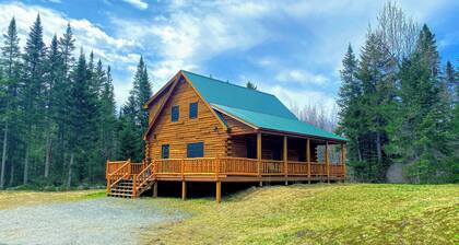 40pl Log Cabin With AC in the Heart of the White Mountains, Less Than 10 Minutes From Bretton Woods!