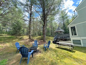 Interior - 43tv Peaceful Retreat in the White Mountain, Fireplace, Fire Pit, Large Yard, Wifi, AC (Twin Mountain)