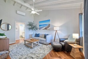 Interior - 3080 Lincoln - Unit 12 (Carlsbad)