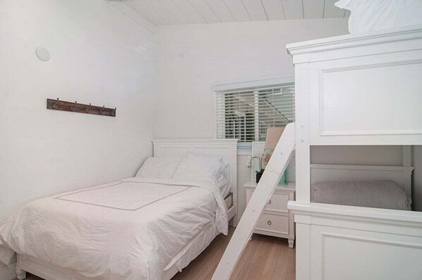 Interior - 190 Walnut (Carlsbad)