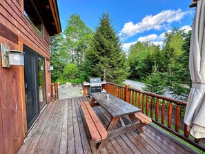 Interior - 1800or Unique 'yurt' Home in Bretton Woods 1 mi to Skiing, Firepit, Foosball, Beach! Hot tub (Bretton Woods)