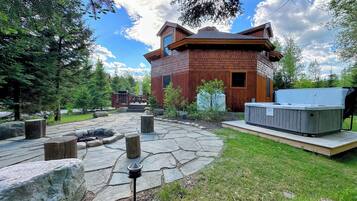 Chalet (3 Bedrooms) | Interior