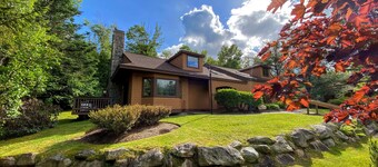 FC9 Renovated Bretton Woods Slopeside Condo With 2 Living Rooms, Foosball, air Hockey!