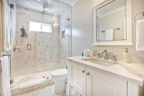Apartment (2 Bedrooms) | Bathroom