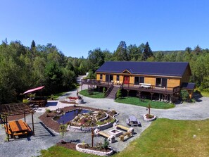 Interior - 1800ml - As Seen on TV 1 Mile From Skiing, Great Views, hot Tub, Fire Pit, Beach! Pool gym Passes (Bretton Woods)