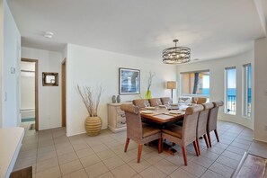 Interior - 2751 Ocean Street (Carlsbad)