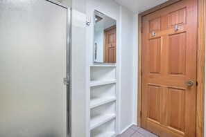 Interior - 2751 Ocean Street (Carlsbad)