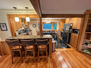 Interior - Fc43 Renovated Cozy Spacious Cottage With AC, air Hockey, Wifi Close to ski Trails! (Bretton Woods)