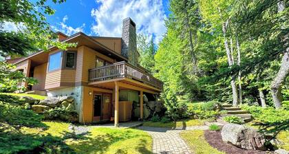 Fc43 Renovated Cozy Spacious Cottage With AC, air Hockey, Wifi Close to ski Trails!