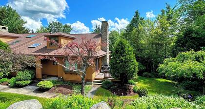 Fc17 Stylishly Renovated Forest Cottage, Walk to ski Trails, Wifi, Cable, Ping Pong, AC!
