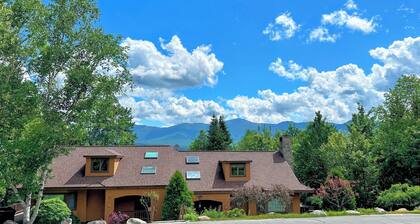 Fc17 Stylishly Renovated Forest Cottage, Walk to ski Trails, Wifi, Cable, Ping Pong, AC!