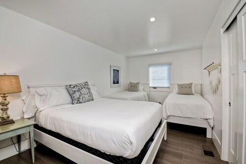 3636 Carlsbad Blvd - Lower