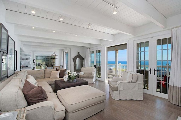 Interior - 3690 Carlsbad Boulevard - Unit B (Carlsbad)