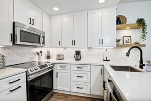 Interior - 2003 Costa Del Mar Road - Unit 676 (Carlsbad)