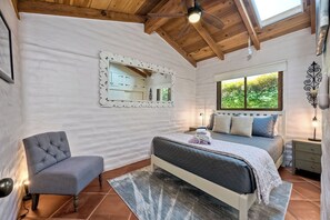 Interior - 5194 Carlsbad Lower (Carlsbad)