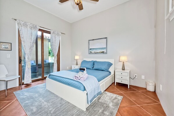 Interior - 5194 Carlsbad Lower (Carlsbad)