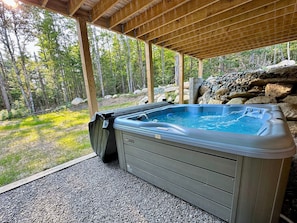 Interior - 65pt New Log Cabin in Private (Twin Mountain)