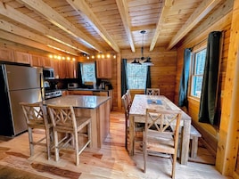 Chalet (4 Bedrooms) | Interior