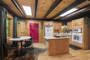 Interior - Hot Tub & Wifi - Hillside Haven Red River Gorge KY (Rogers)