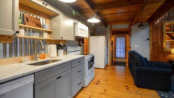 Chalet (3 Bedrooms) | Interior