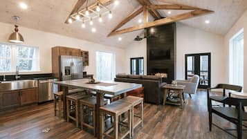 Chalet (2 Bedrooms) | Bagian depan properti