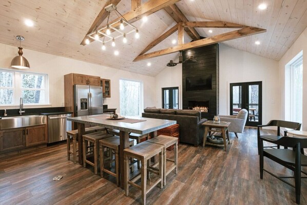 Chalet (2 Bedrooms) | Front of property