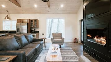 Chalet (2 Bedrooms) | Interior