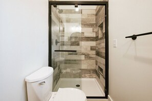 Chalet (2 Bedrooms) | Interior