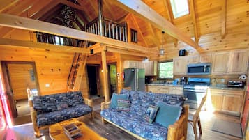 Chalet (2 Bedrooms) | Interior