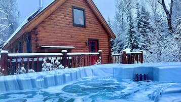 Chalet (2 Bedrooms) | Interior