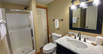Mwp25 Updated 3 bed 3 Bath Condo With Mountain ski Slope Views in Bretton Woods