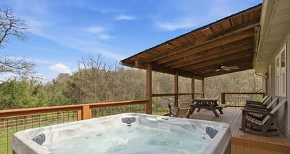 Lazy Bear Meadow | Dog-Friendly Cabin with Fenced Yard, Hot Tub & Putting Green