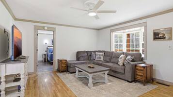 TV connectée, jeux vidéo, livres