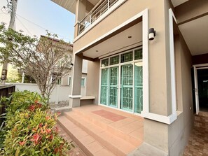 Classic House, Air conditioning | Exterior detail - Prego Riverview (San Kamphaeng)