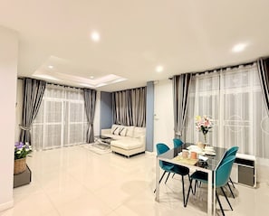 Classic House, Air conditioning | Living area